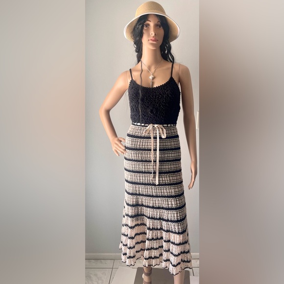 BETSY JOHNSON Elegant Black and White Striped Vintage 1990’s Dress. Size Small - Picture 4 of 13